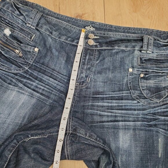 Almost Famous Plus Size 22 Distressed Capri Jeans Dark Wash Womens Stretch Faded - Picture 11 of 13